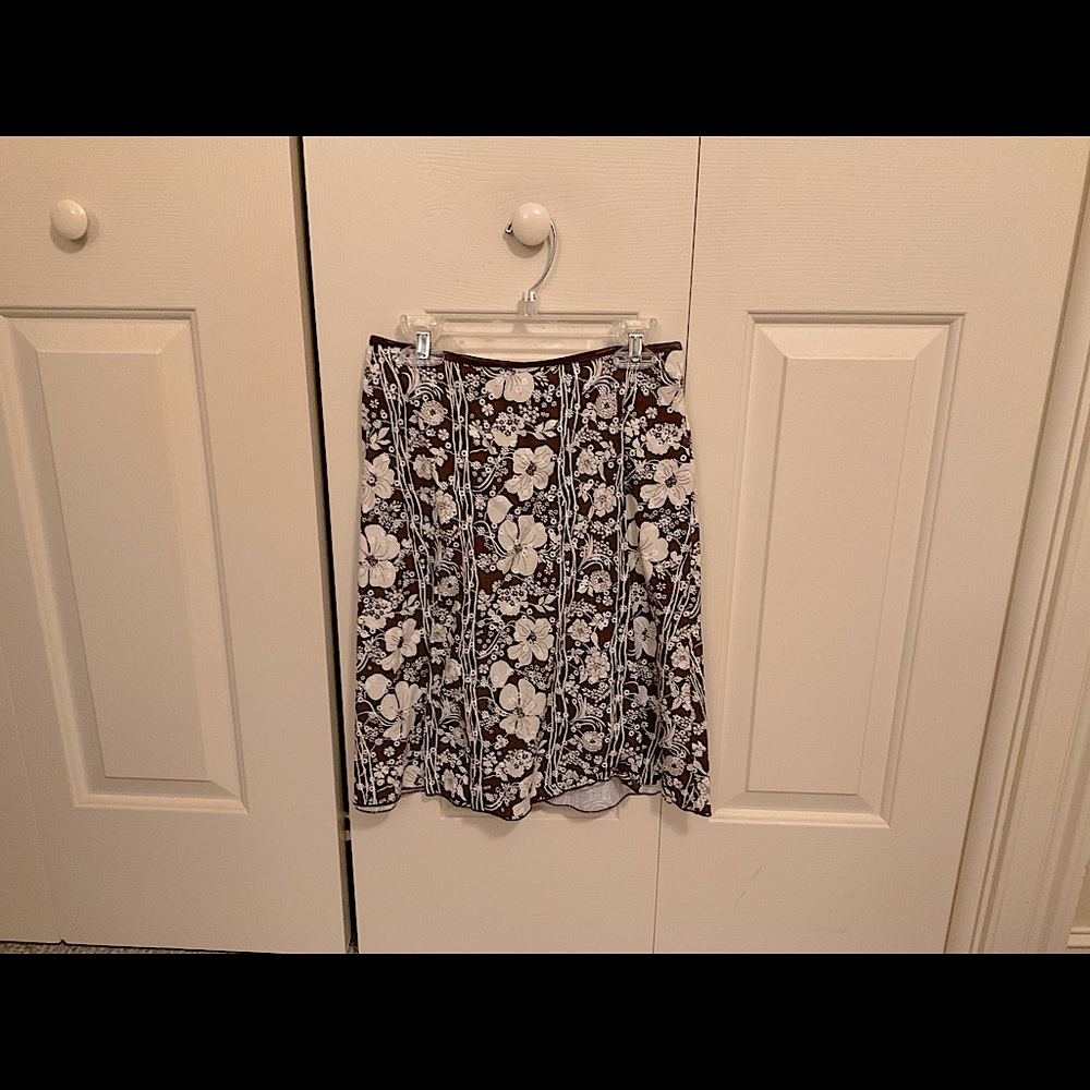 Julie’s Closet Brown And Cream Flower Skirt (Size S)